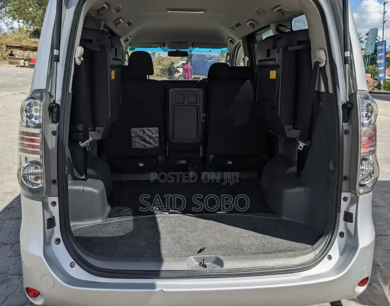 Toyota Voxy 2007 Silver
