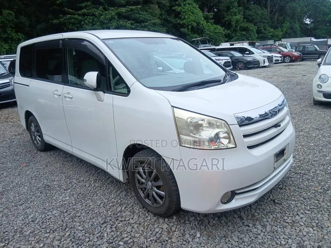 Toyota Noah 2008 White