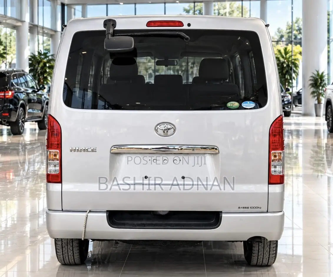 Toyota HiAce 2012 Silver