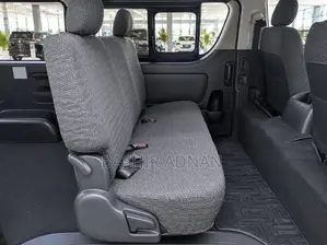 Toyota HiAce 2012 Silver