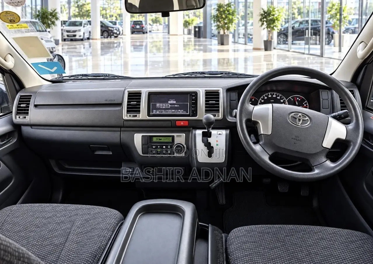 Toyota HiAce 2012 Silver