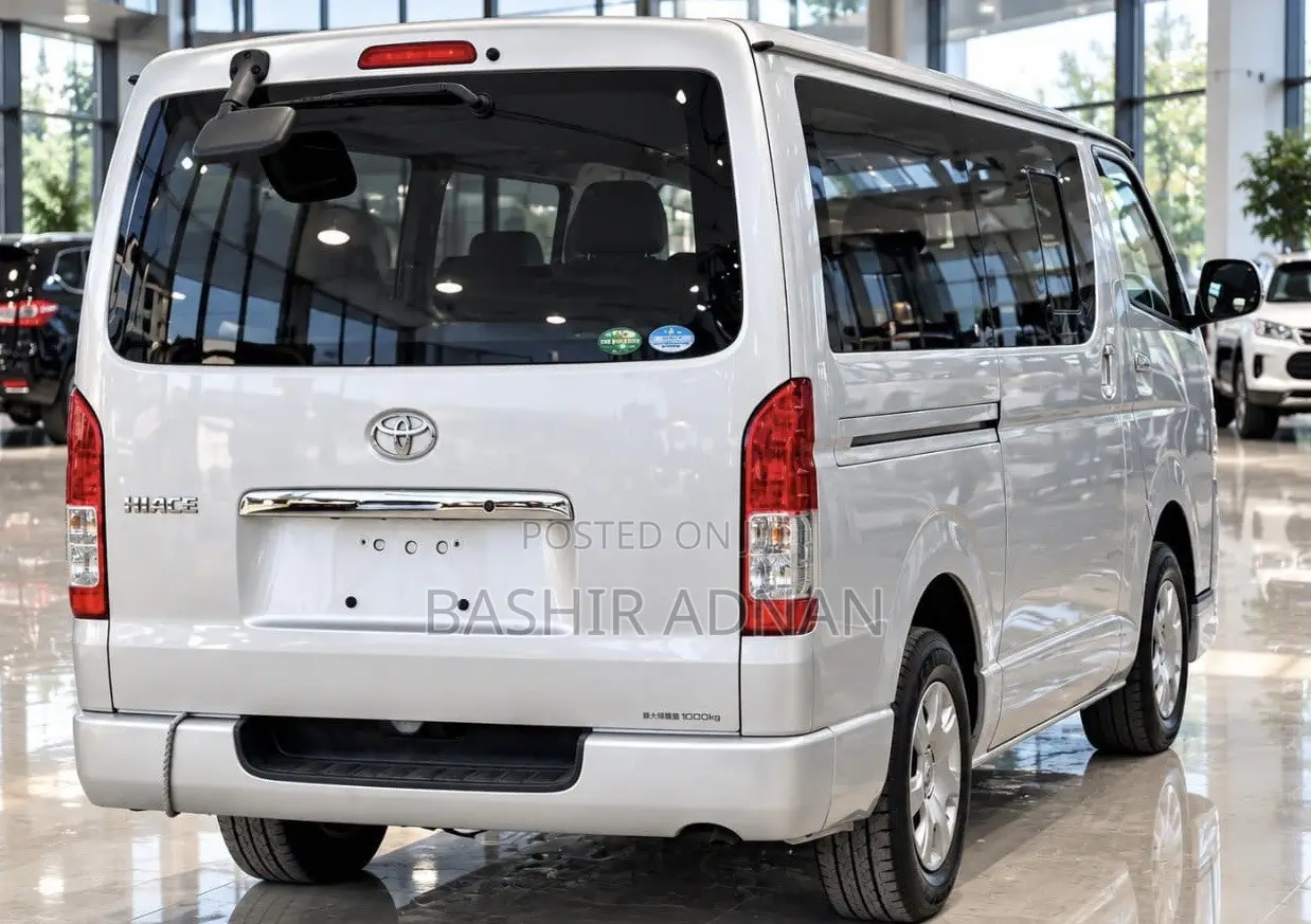 Toyota HiAce 2012 Silver