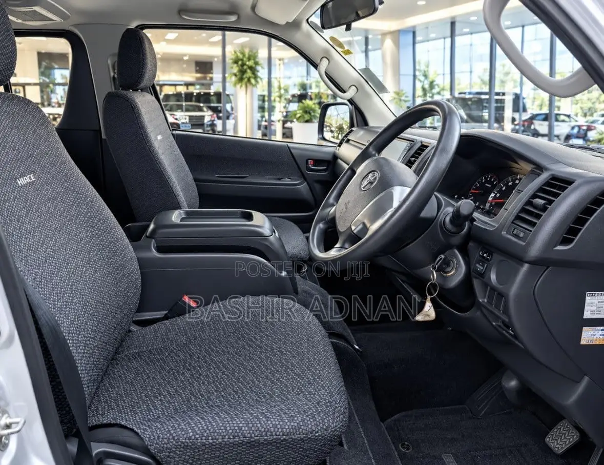 Toyota HiAce 2012 Silver