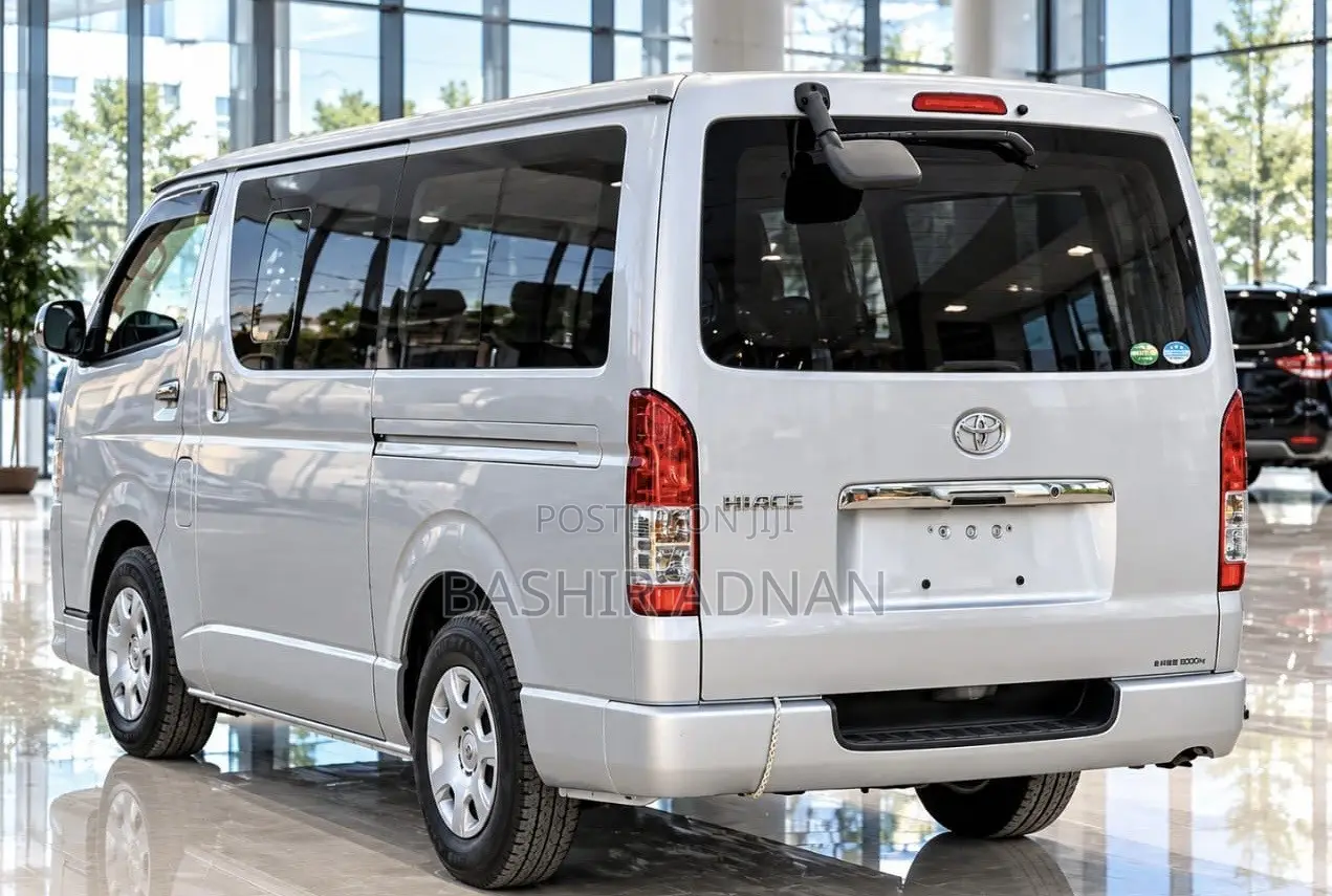Toyota HiAce 2012 Silver