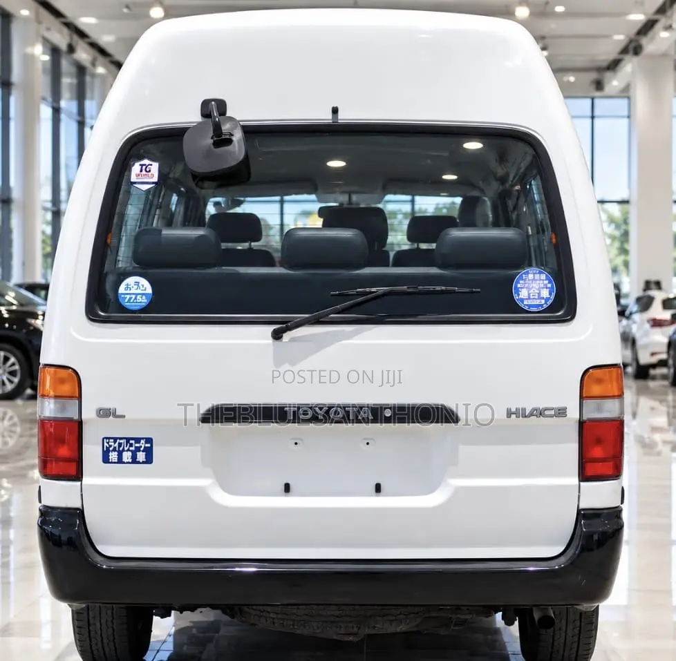 Toyota HiAce 2000 White
