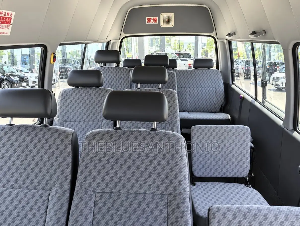 Toyota HiAce 2000 White