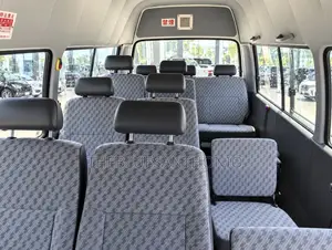 Toyota HiAce 2000 White