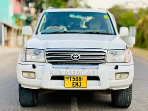 Toyota Land Cruiser 2002 White