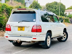 Toyota Land Cruiser 2002 White