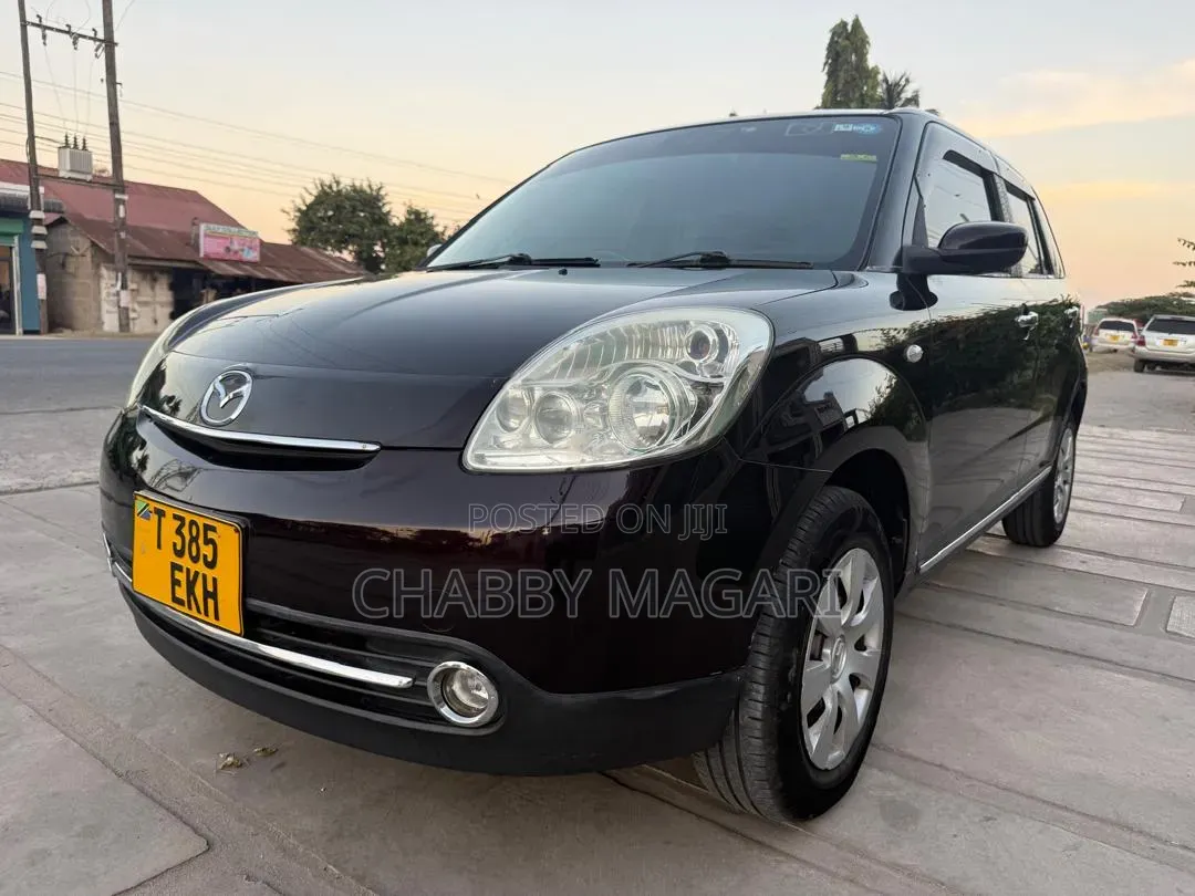 Mazda Verisa 2010 Maroon