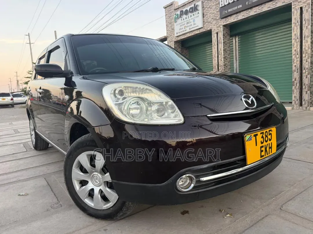 Mazda Verisa 2010 Maroon