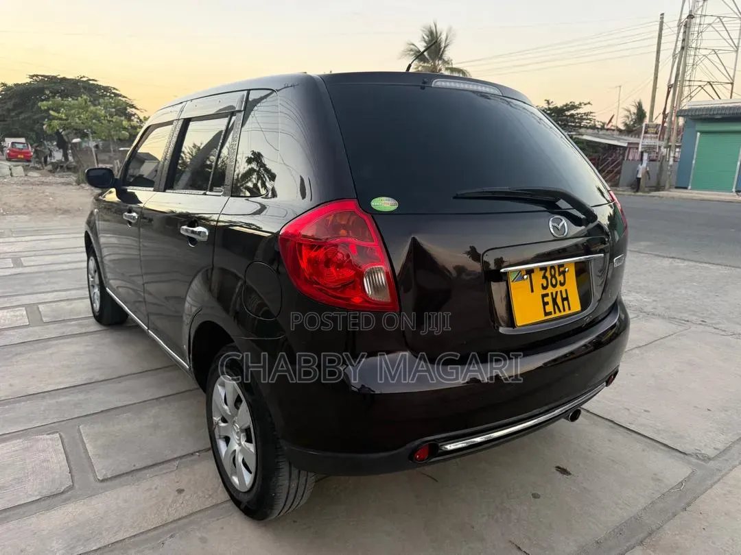Mazda Verisa 2010 Maroon