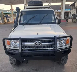 Toyota Land Cruiser 2013 White