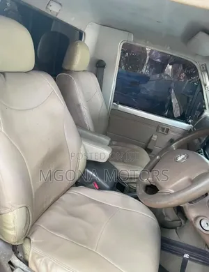 Toyota Land Cruiser 2001 White