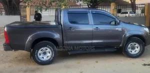Toyota Hilux 2009 Gray