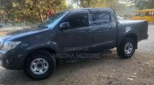 Toyota Hilux 2009 Gray