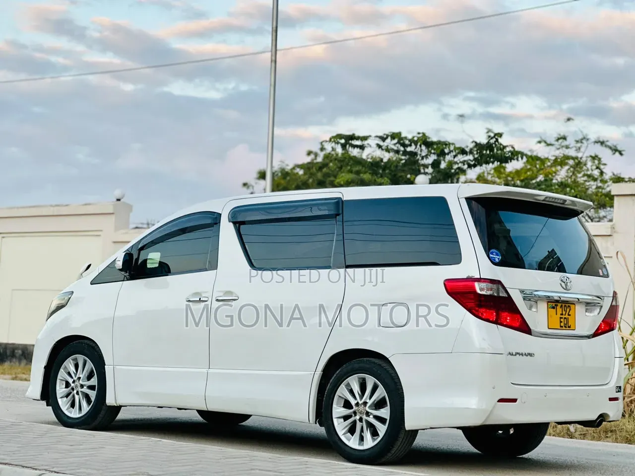 Toyota Alphard 2009 White