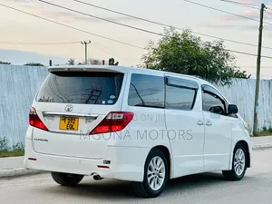 Toyota Alphard 2009 White