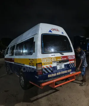Nissan Caravan (Urvan) 1999 Blue