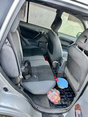 Toyota RAV4 1.8 2004 Silver