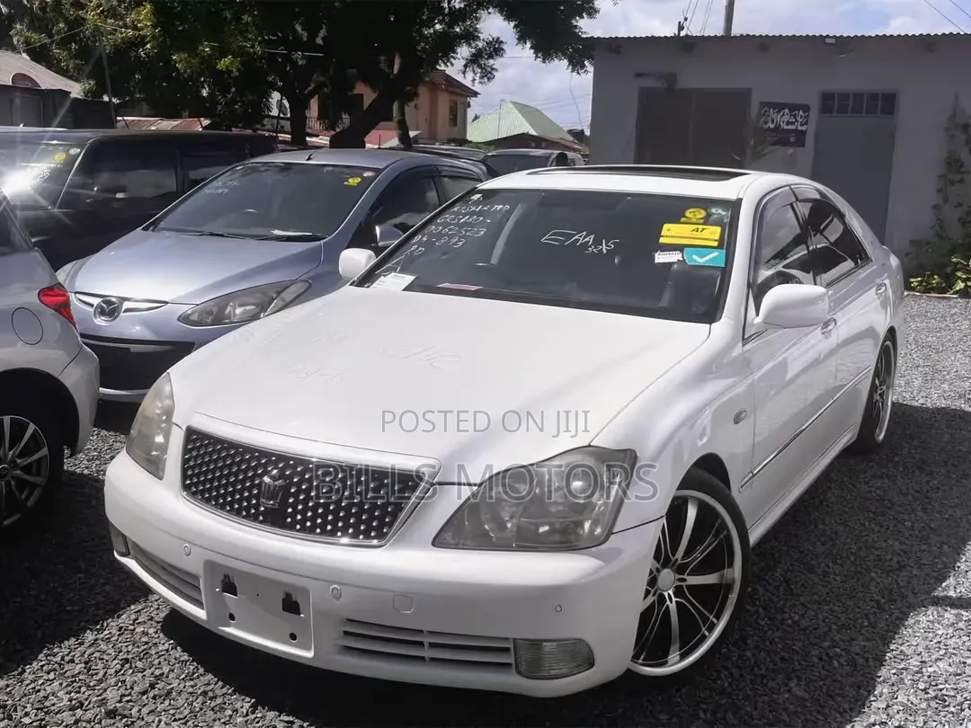 Toyota Crown 2007 White