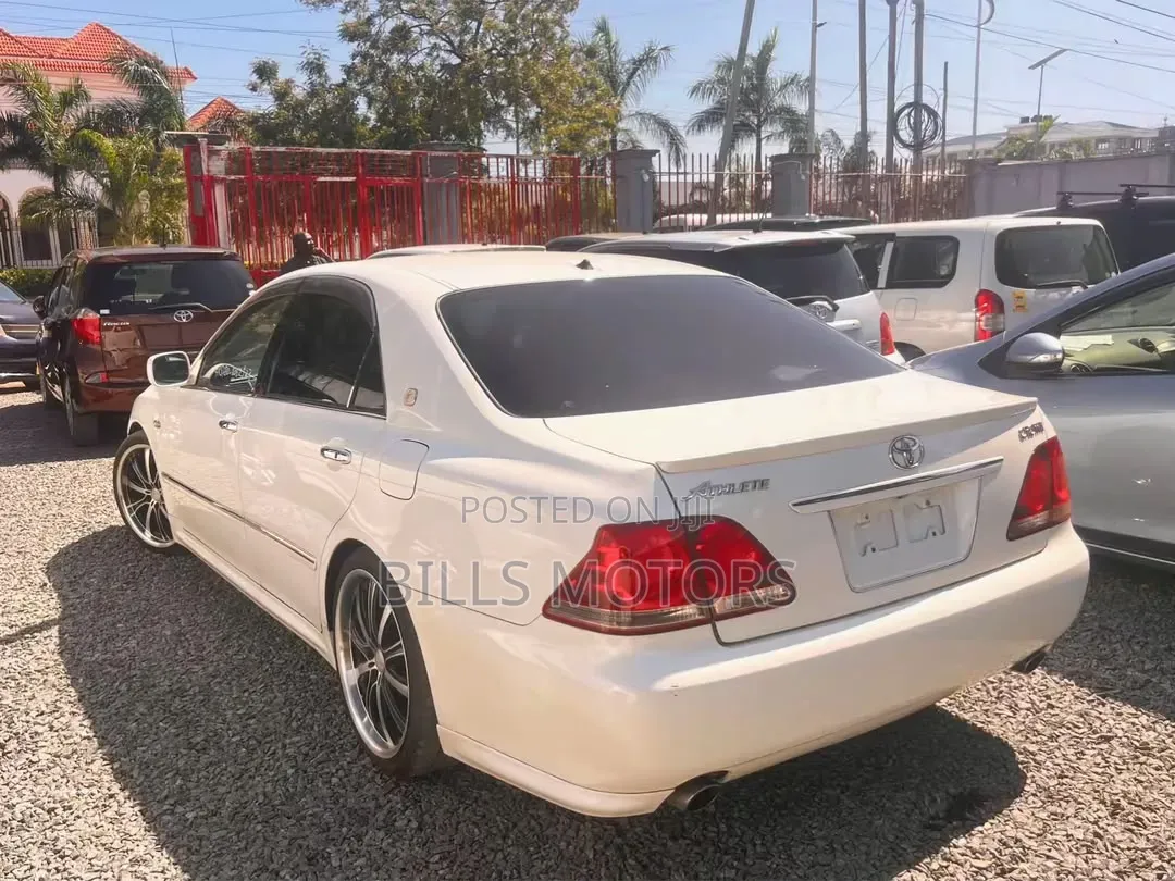 Toyota Crown 2007 White