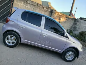 Toyota Vitz 1.0 FWD 3dr 2001 Pink