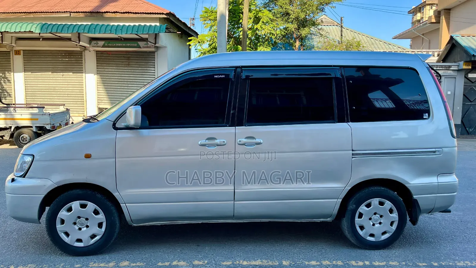 Toyota Noah 2.0 FWD (8 Seater) 2001 Silver