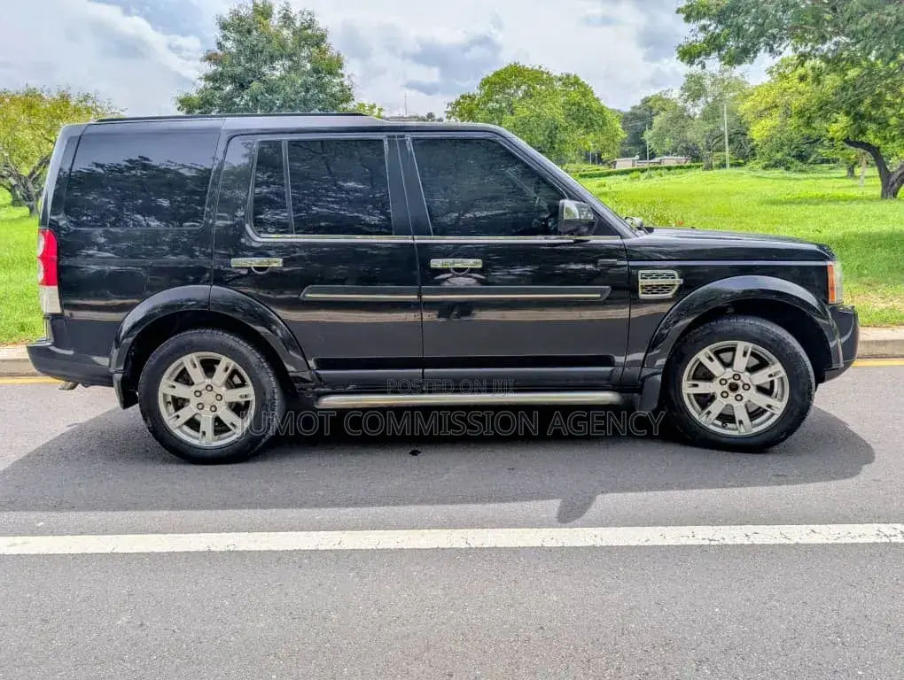 Land Rover Discovery 2010 Black