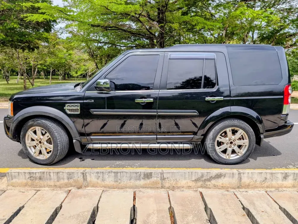 Land Rover Discovery 2010 Black