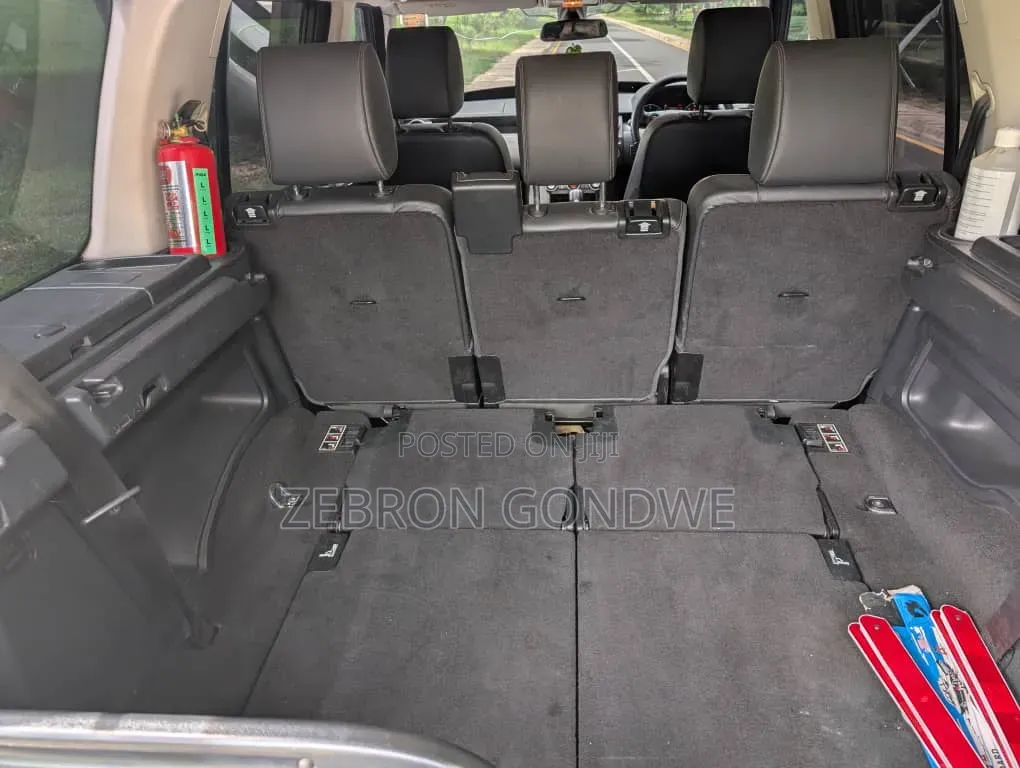 Land Rover Discovery 2010 Black