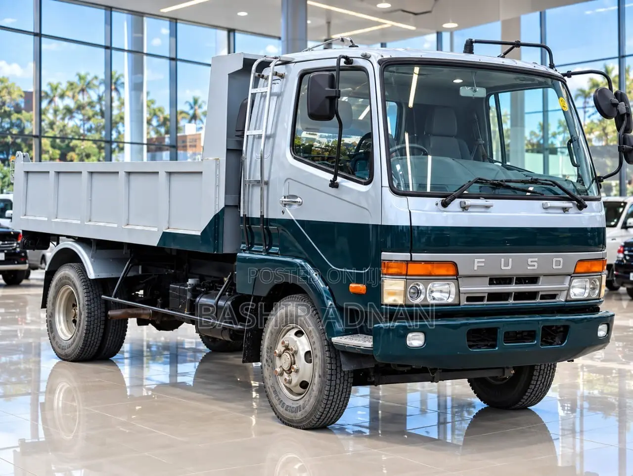 Mitsubishi Fuso Tipper (Tani) 4 Tonnes Cabin Kubwa Unregistered(mpya).