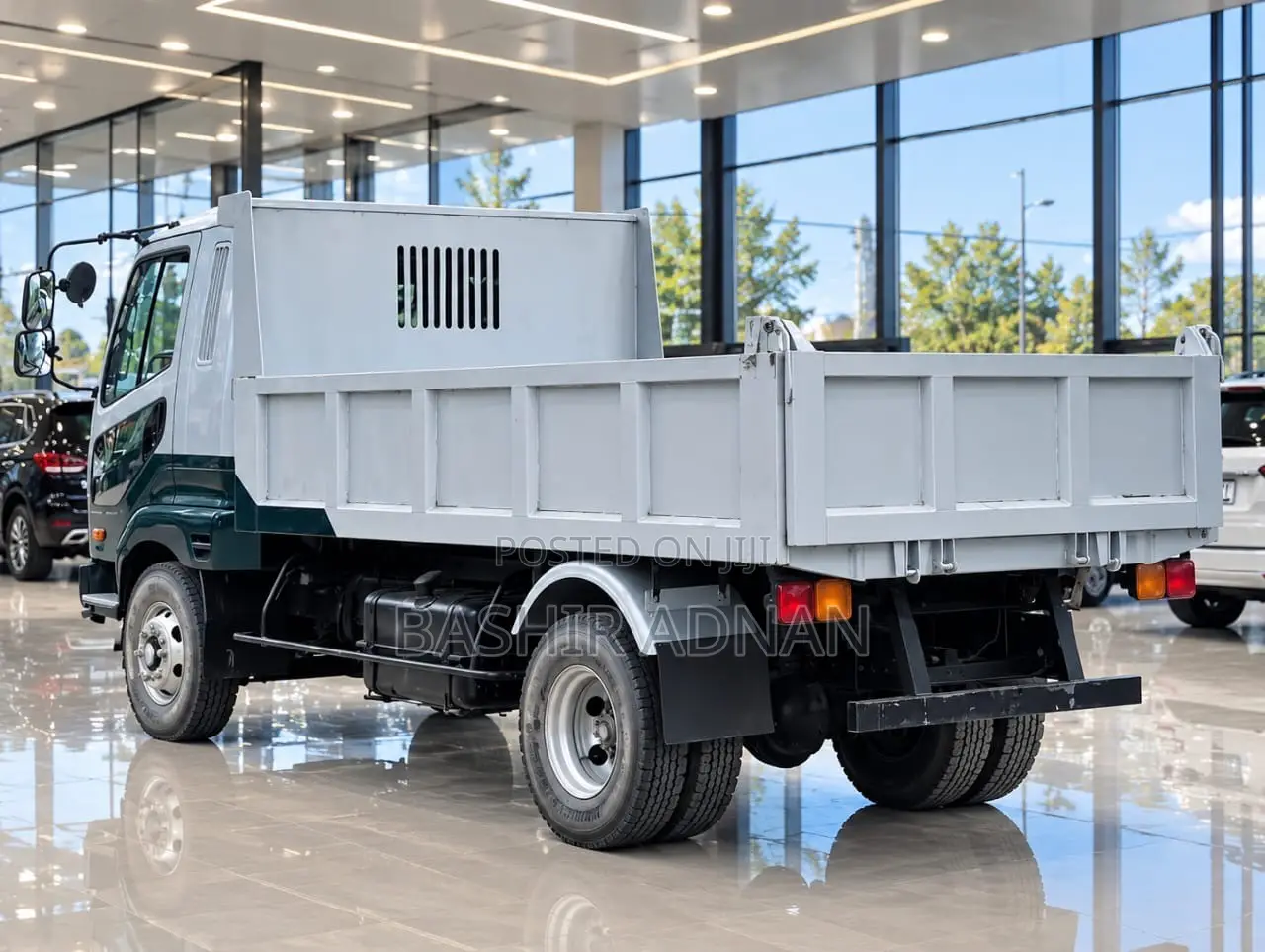 Mitsubishi Fuso Tipper (Tani) 4 Tonnes Cabin Kubwa Unregistered(mpya).