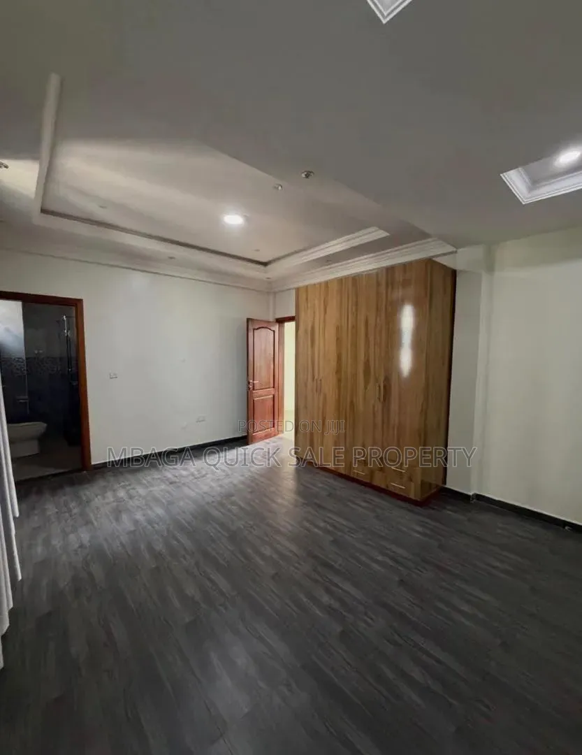 Furnished 3bdrm Villa in Oyster Bay for sale