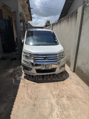 Honda Stepwgn 2012 Pearl