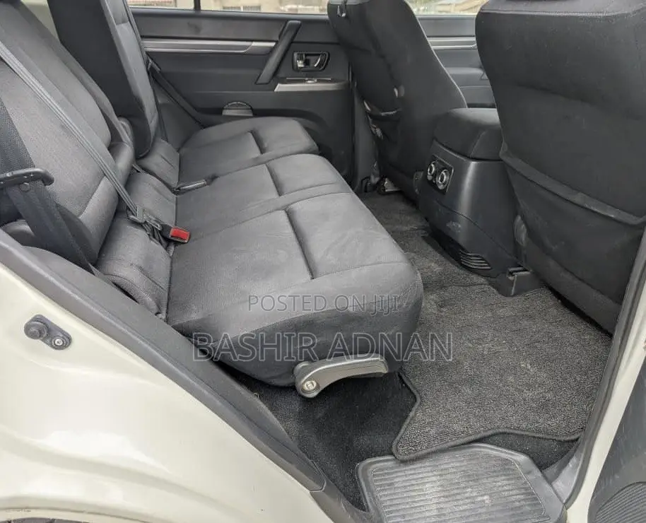Mitsubishi Pajero 2013 White