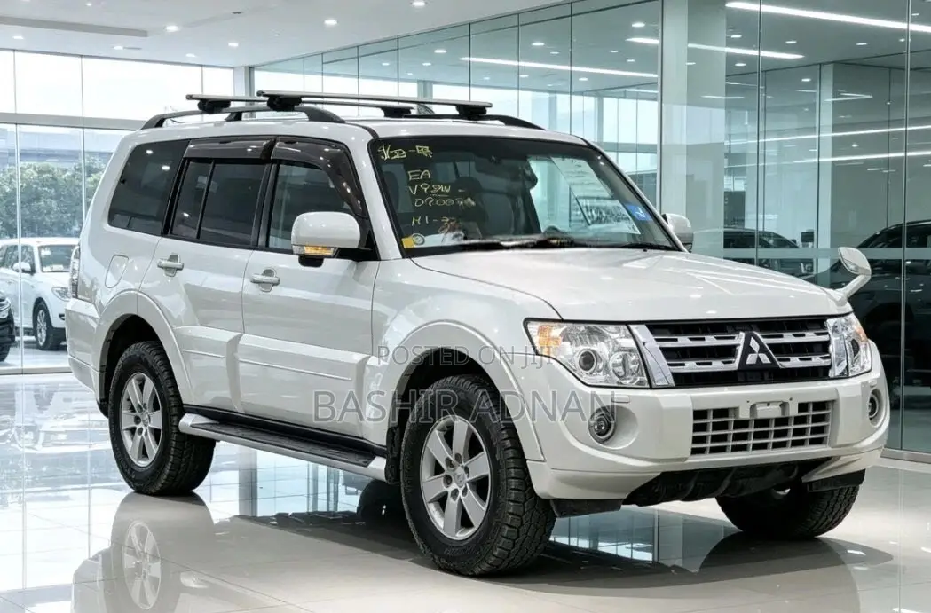 Mitsubishi Pajero 2013 White