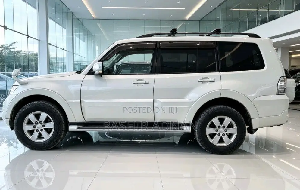 Mitsubishi Pajero 2013 White