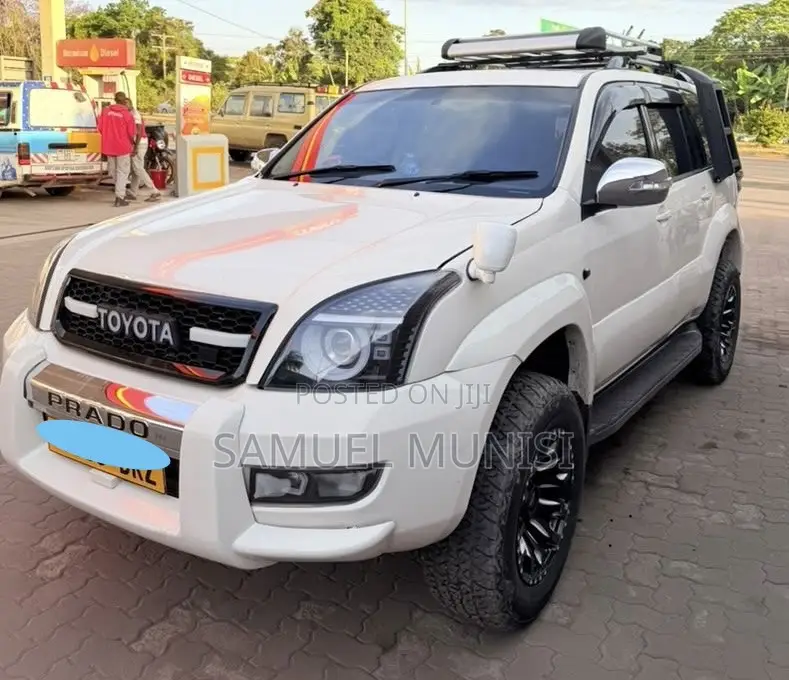 Toyota Land Cruiser 2002 White