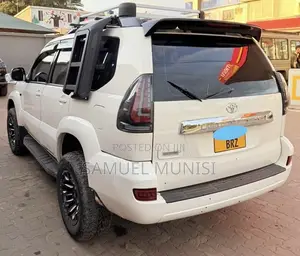 Toyota Land Cruiser 2002 White