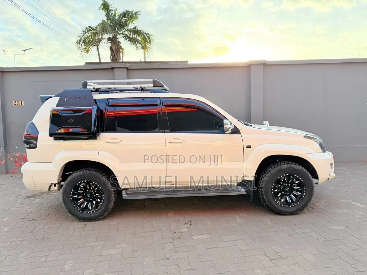 Toyota Land Cruiser 2002 White