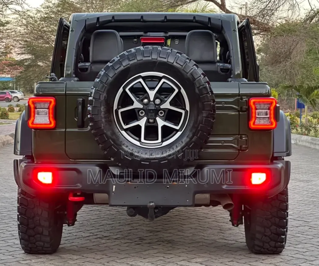 Jeep Wrangler 2024 Green