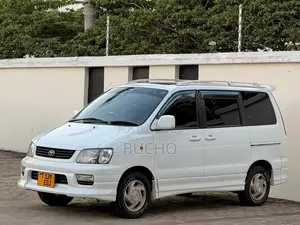 Toyota Noah 2004 White