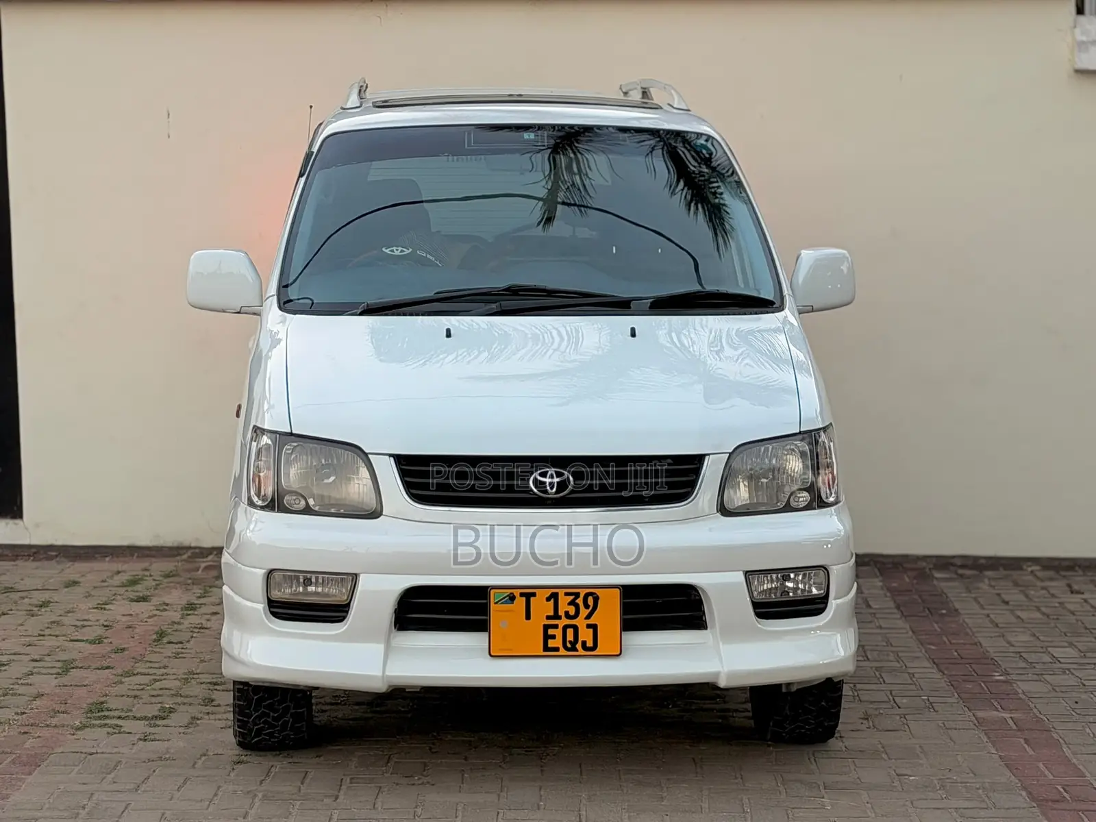 Toyota Noah 2004 White