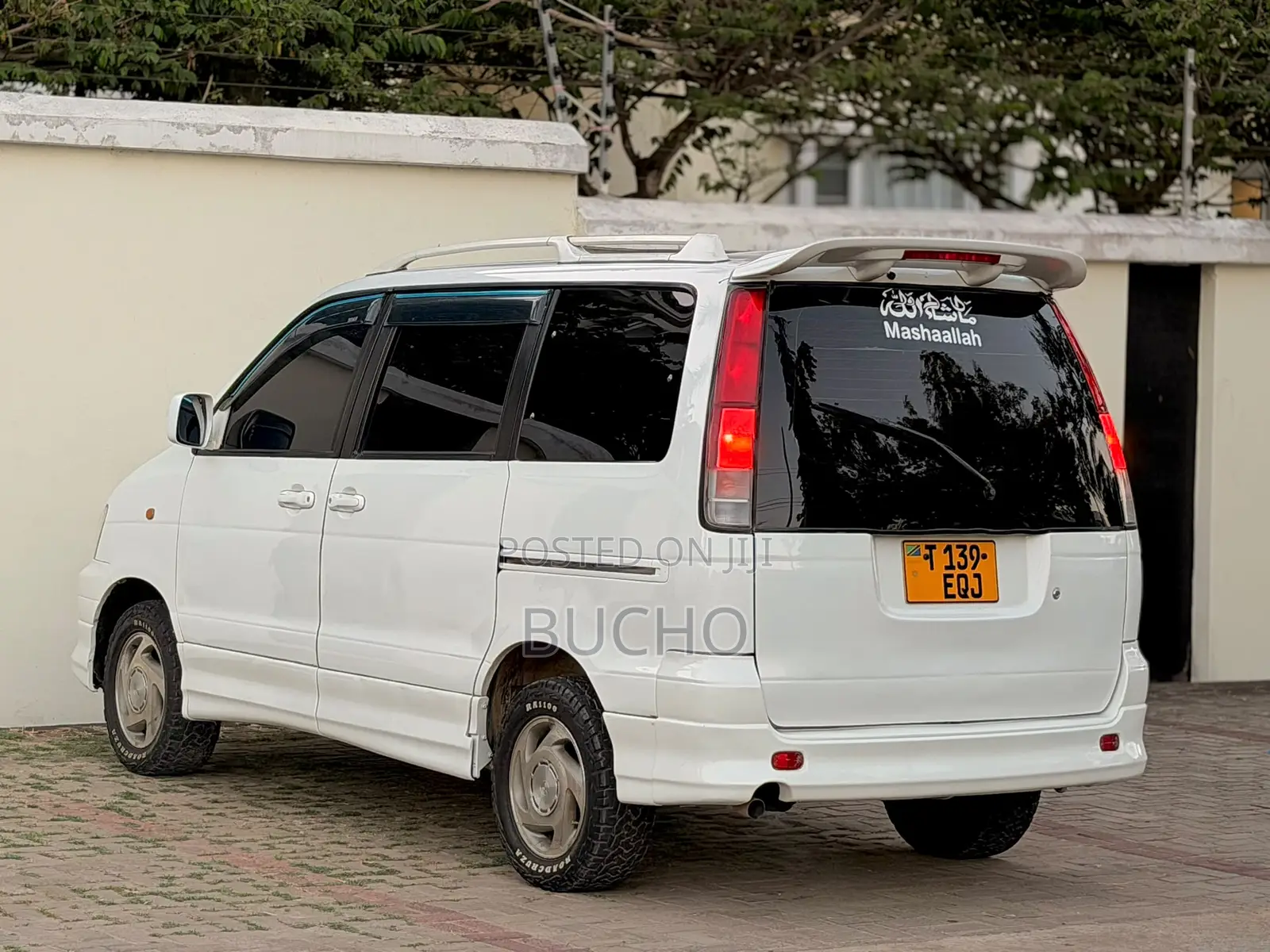 Toyota Noah 2004 White