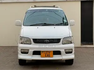 Toyota Noah 2003 White