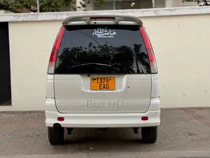 Toyota Noah 2003 White