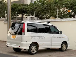 Toyota Noah 2003 White