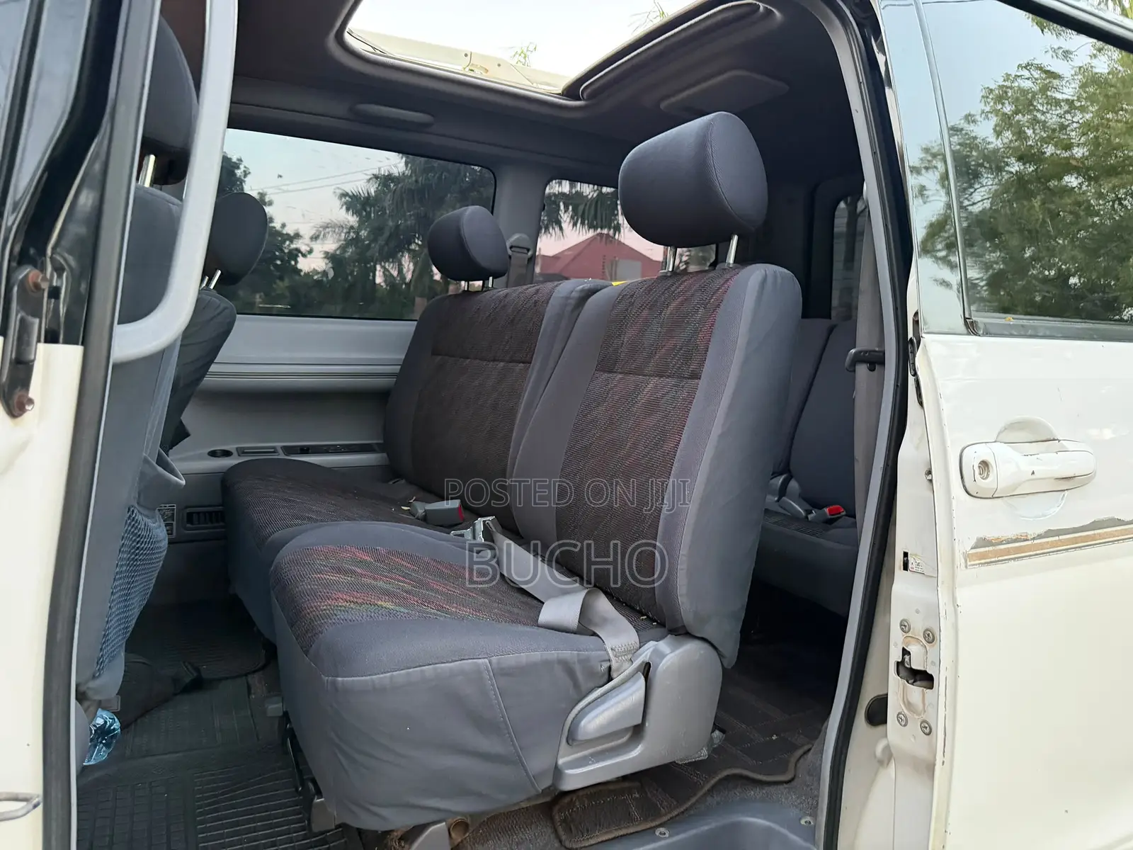 Toyota Noah 2003 White