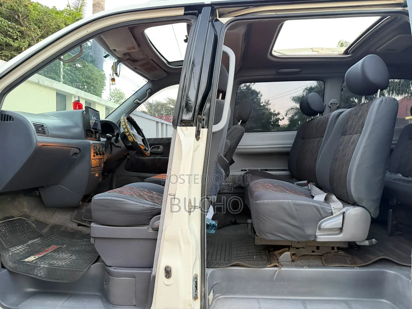 Toyota Noah 2003 White